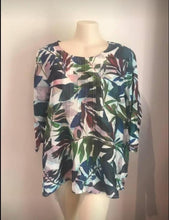 Load image into Gallery viewer, MARCO POLO White Tropical Pintuck Top
