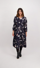 Load image into Gallery viewer, VASSALLI Long Sleeve V-Neck Batwing Dress - Silhouette print
